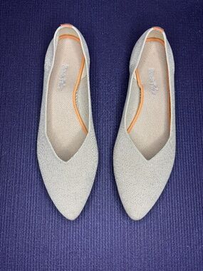 Dream Pairs Flats Cream Color Size 9.5